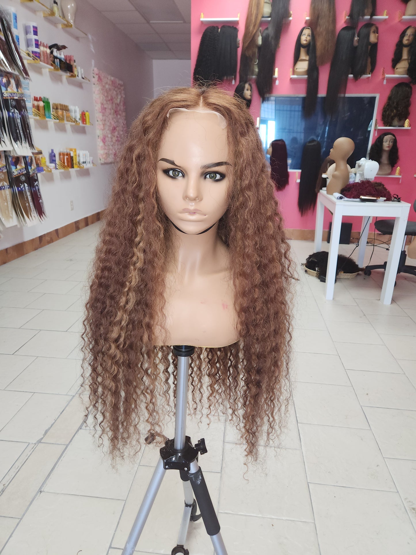 Deep wave closure wig