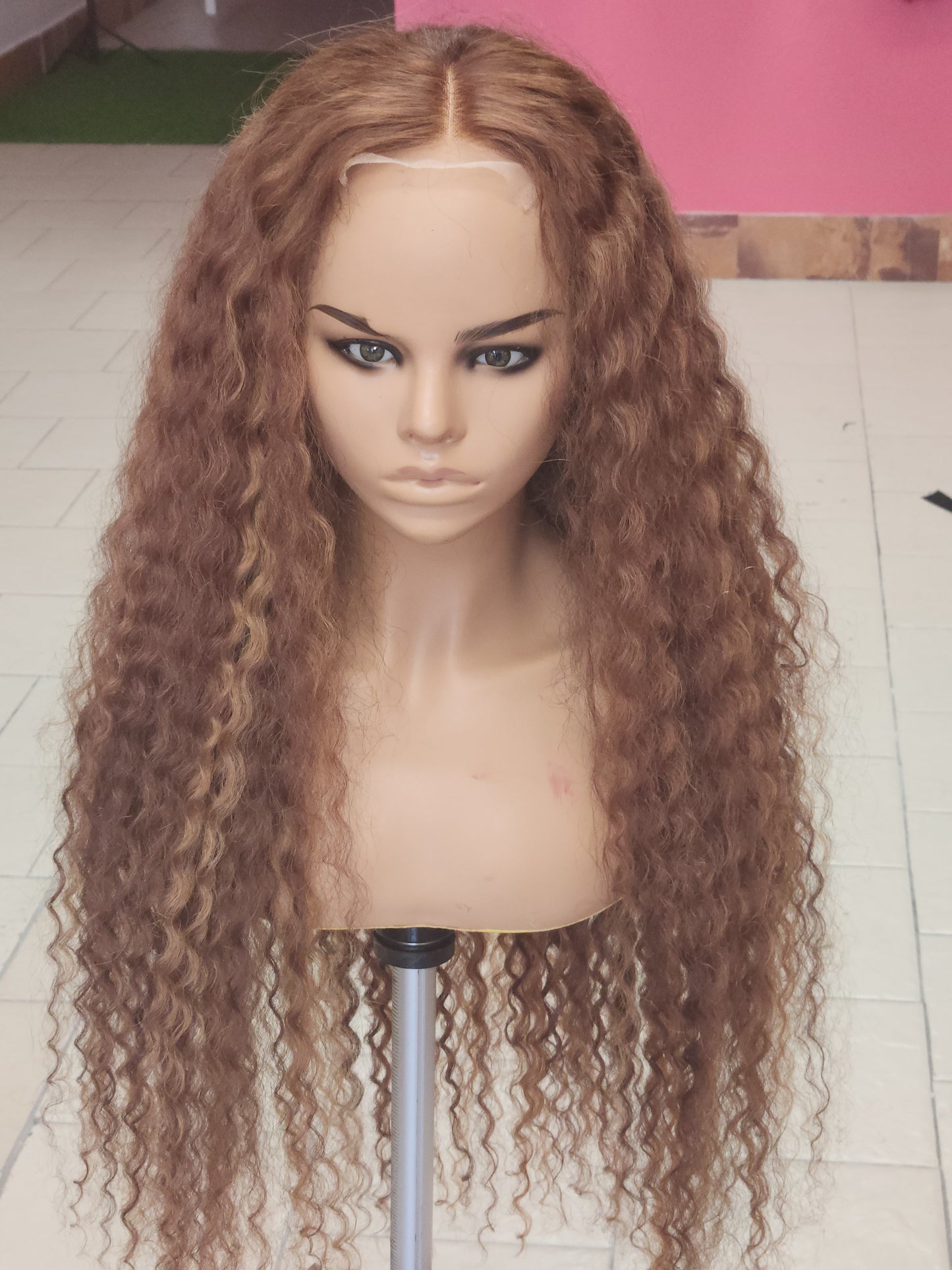 Deep wave closure wig